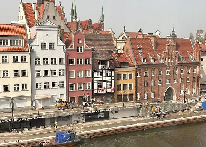 Chmielna Z Widokiem Na Rzeke