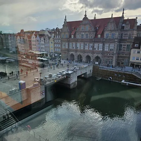 Chmielna Z Widokiem Na Rzeke Apartment